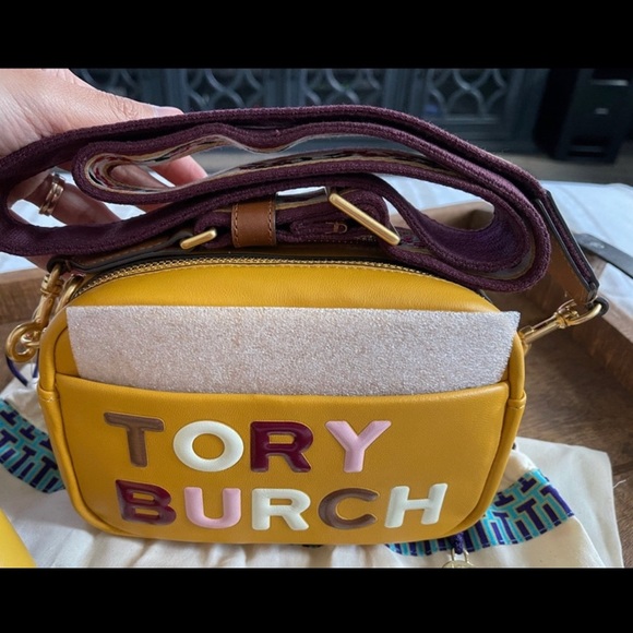SOLD ❤️ ✅ 💲4️⃣5️⃣0️⃣ ✅ Tory Burch Perry Colour Block Camera Bag ❤️ SOLD ❤️ - Picture 3 of 4